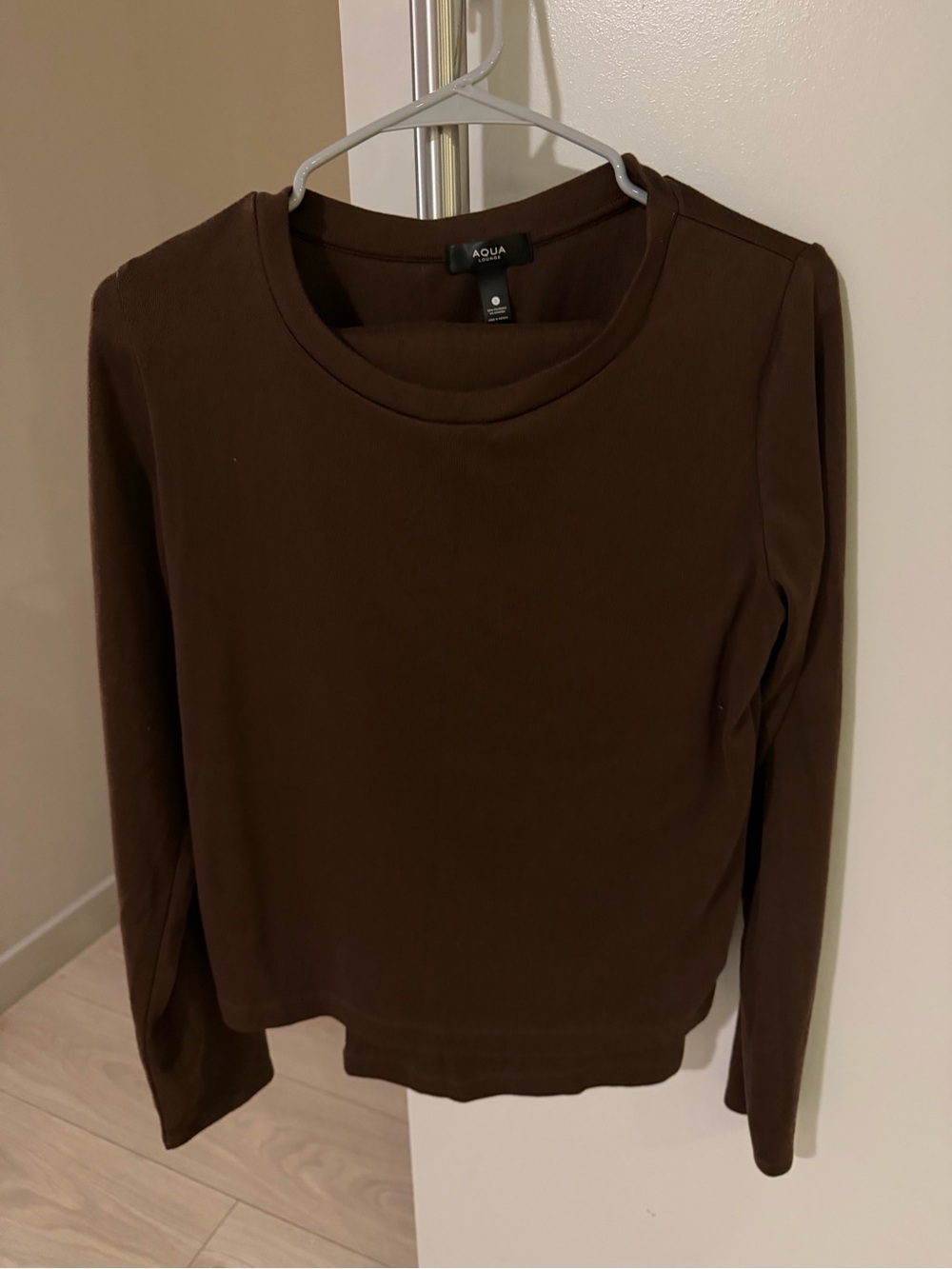 Aqua Long Sleeve Crewneck Top in Deep Brown
